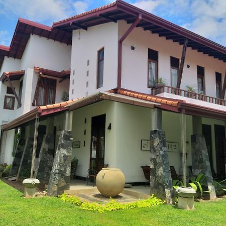 Cosy Nest Home Stay Negombo Extérieur photo