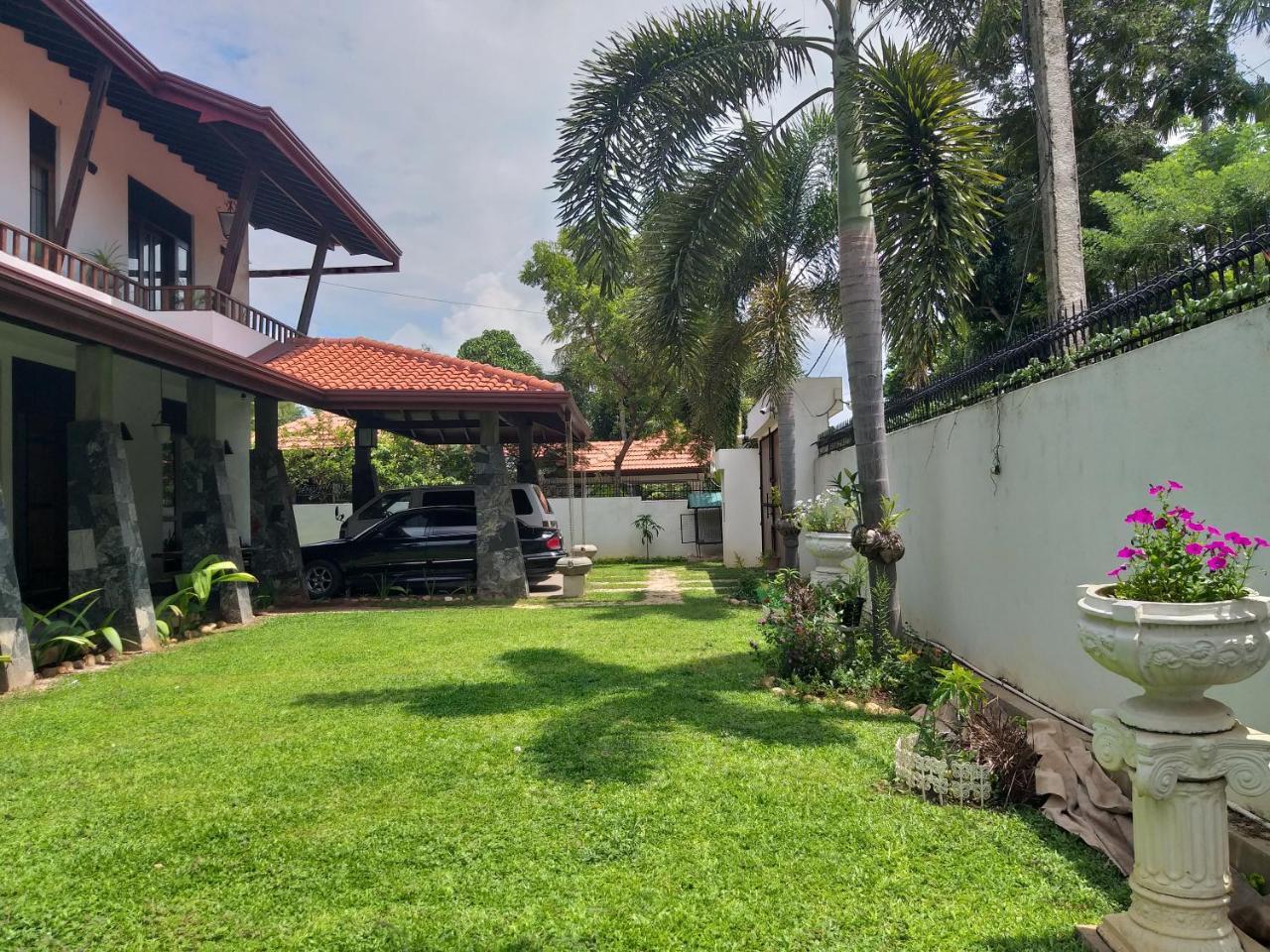 Cosy Nest Home Stay Negombo Extérieur photo
