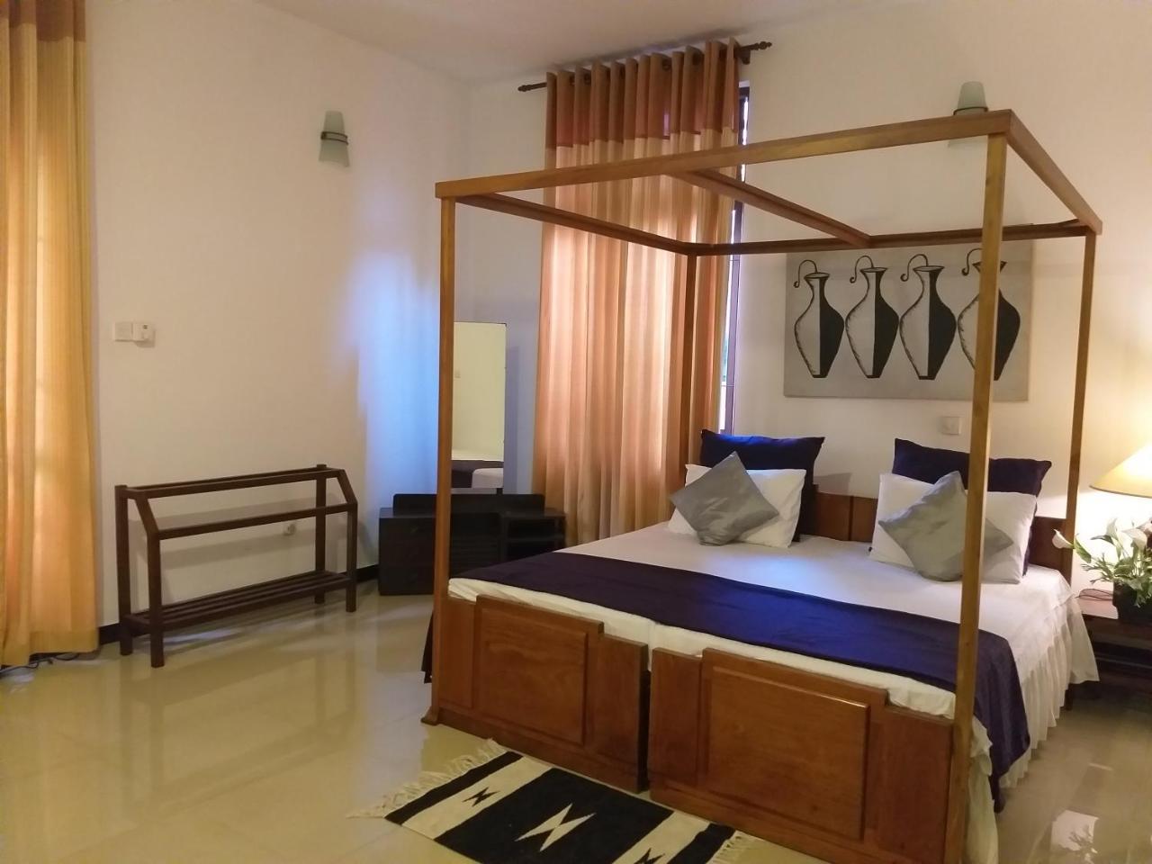 Cosy Nest Home Stay Negombo Extérieur photo