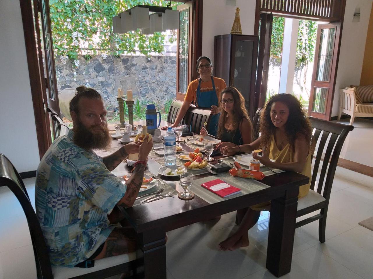Cosy Nest Home Stay Negombo Extérieur photo